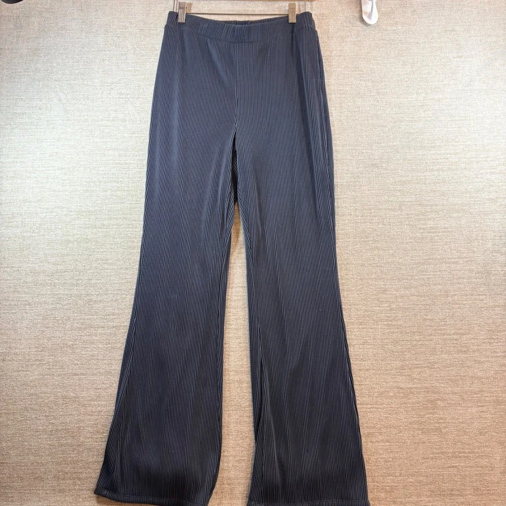 HYFVE Grey Plisse 2 Piece Set Button Down Bell Sleeve Top Wide Leg Pants Large